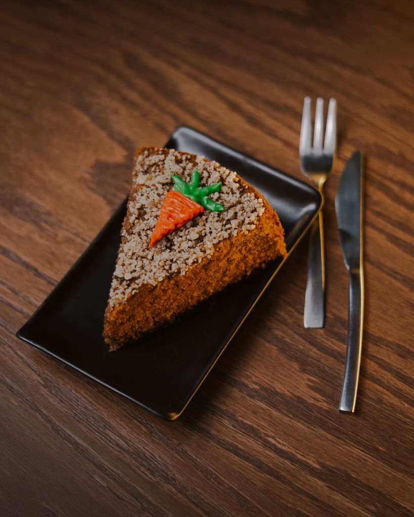 کیک هویج - دارچین